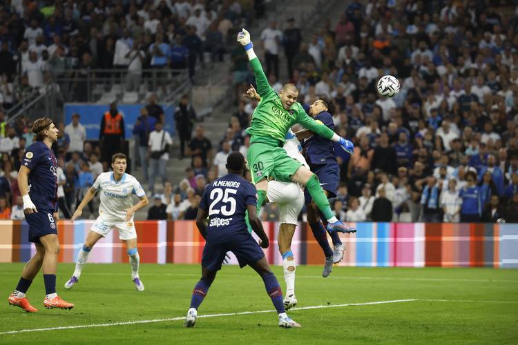 巴黎人报：舍瓦利耶有望迎来国家队首秀，多名轮换球员将出场（巴黎人报：舍瓦利耶有望上演国家队首秀，多位轮换球员将登场）