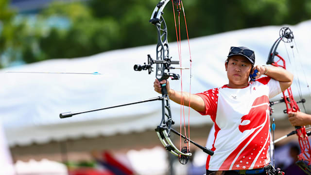 每体：7500名巴萨球迷未能顺利入场观赛，副主席福特出面道歉（巴萨7500名球迷入场受阻，副主席福特公开致歉）