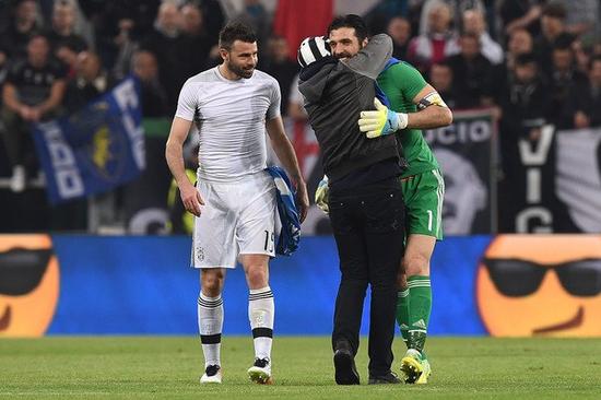 外媒：拉什福德正积极争取今夏永久转会巴萨，巴黎有意介入（外媒称拉什福德力争今夏永久加盟巴萨，巴黎圣日耳曼有意搅局）