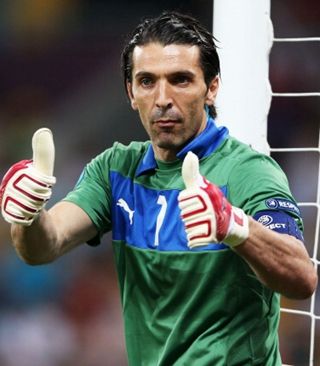 球星晒训练照，身体状态爆棚（球星晒出训练照，竞技状态拉满）