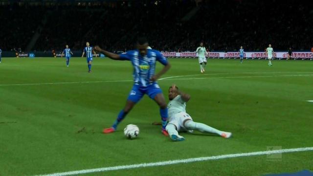 孔帕尼：穆西亚拉何时复出？能回到训练中本身就是积极的信号（孔帕尼谈穆西亚拉复出：时间未定，重返训练已是积极信号）